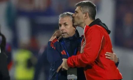 La Universidad de Chile presentó un informe de 18 páginas en el que, de entrada, señalan al entrenador de Independiente como uno de los responsables. La Universidad de Chile presentó un informe de 18 páginas en el que, de entrada, señalan al entrenador de Independiente como uno de los responsables.