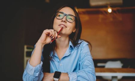 Estudios recientes amplían el concepto de inteligencia e identifican comportamientos simples como indicadores de gran capacidad cognitiva. Estudios recientes amplían el concepto de inteligencia e identifican comportamientos simples como indicadores de gran capacidad cognitiva.