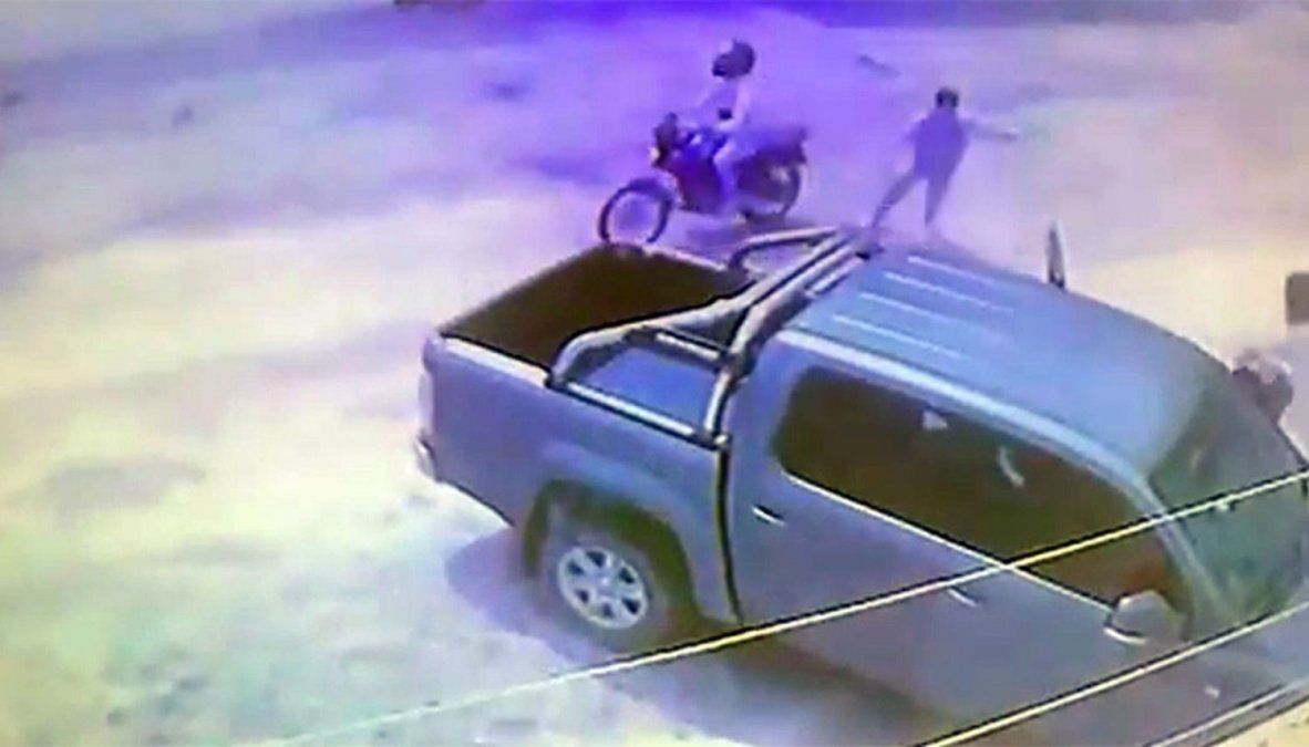 Dos nenes de 6 y 8 años defendieron a su mamá del ataque de un motochorro