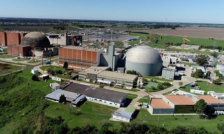 Nucleoeléctrica Argentina opera las tres centrales nucleares que tiene Argentina: Atucha I, Atucha II y Embalse. Nucleoeléctrica Argentina opera las tres centrales nucleares que tiene Argentina: Atucha I, Atucha II y Embalse.