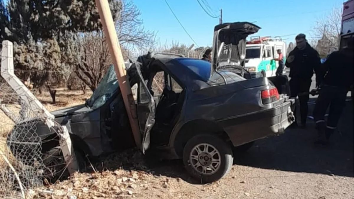 Así quedó el coche que manejaba la víctima fatal.