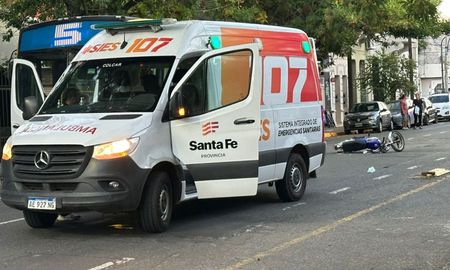 Un accidente entre una moto y un colectivo dejó el saldo de una persona fallecida este lunes por la tarde en Santa Fe. Un accidente entre una moto y un colectivo dejó el saldo de una persona fallecida este lunes por la tarde en Santa Fe.