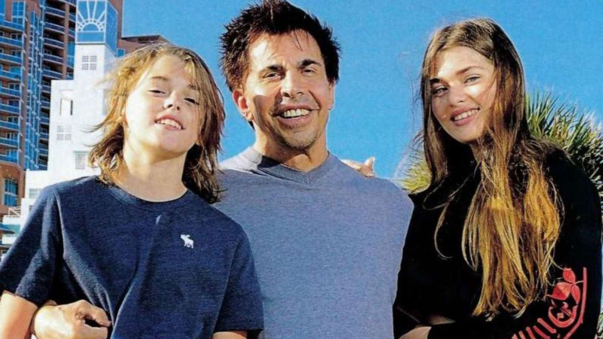 El fuerte enojo de la familia de Gustavo Martínez por la serie que hicieron Felipe y Martina por su padre, Ricardo Fort.