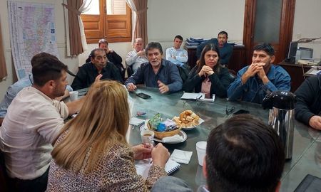 La paritaria pasó a un cuarto intermedio para el próximo miércoles 27 de septiembre. La paritaria pasó a un cuarto intermedio para el próximo miércoles 27 de septiembre.