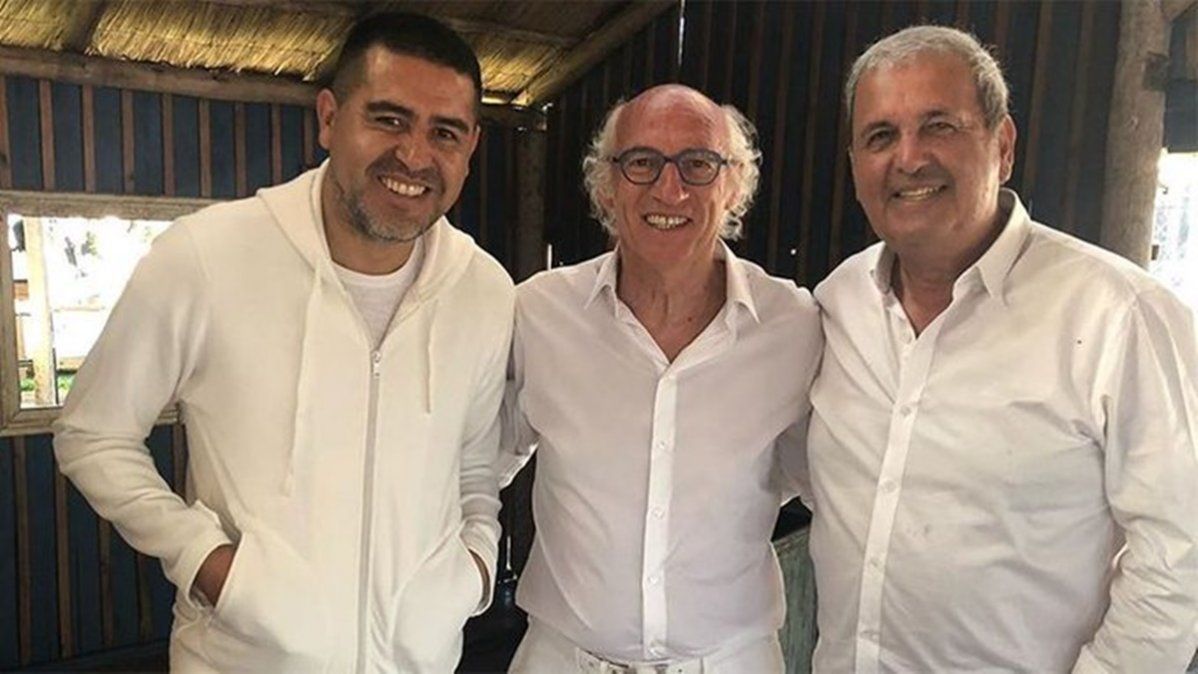 El reencuentro de Riquelme y Bianchi en la megafiesta del entrenador