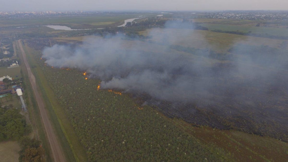 Precaución por incendios de pastizales en distintos puntos de la ciudad