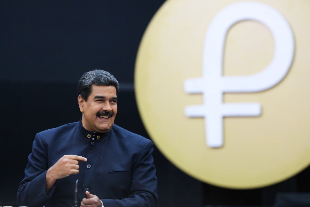 Venezuela utilizará la criptomoneda petro para la compra de autos y viviendas