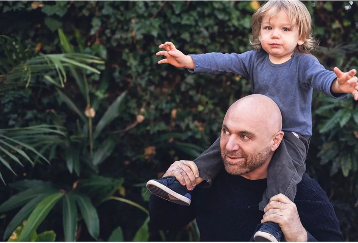 Germán Martitegui junto a su hijo.