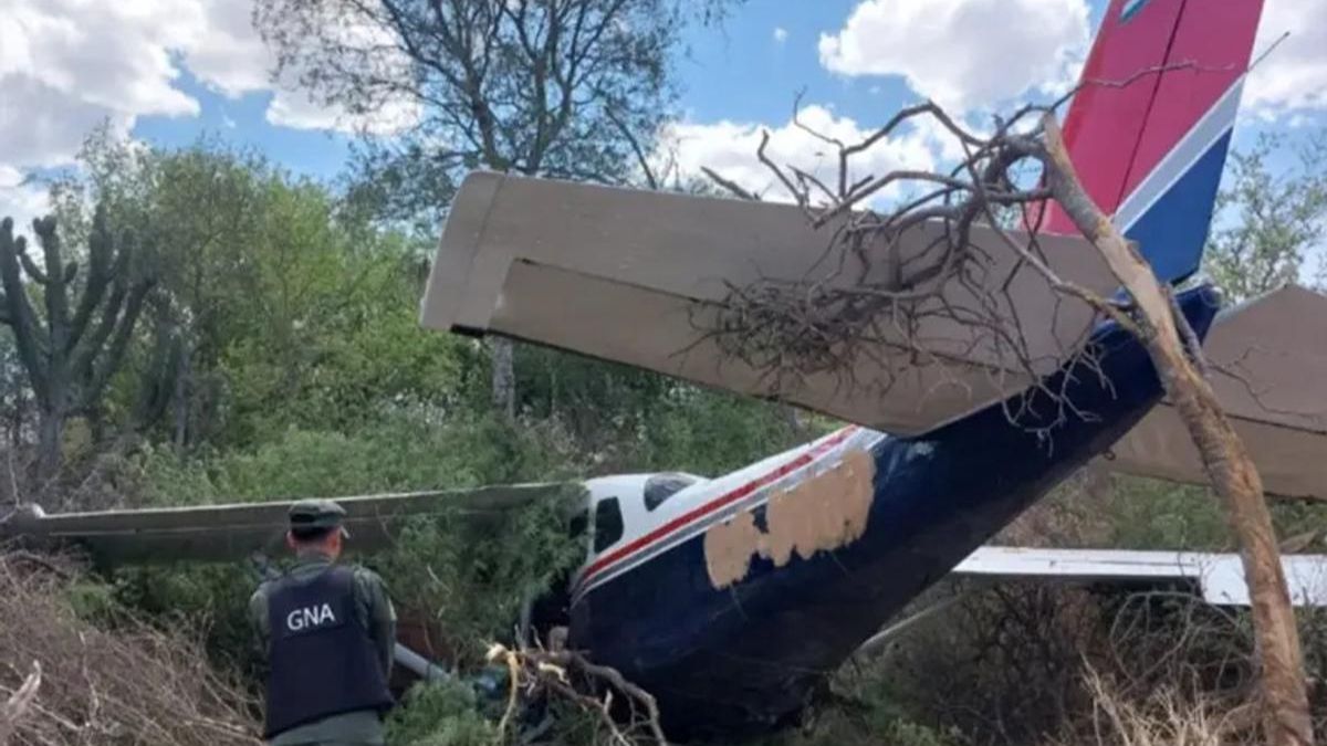 Restos de la avioneta estrellada en Salta
