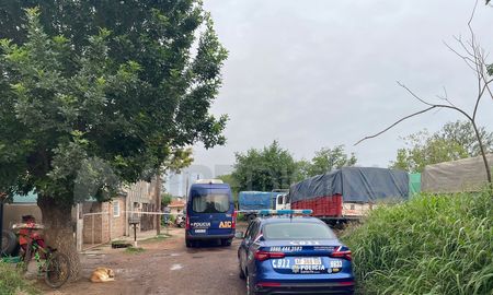 El homicidio se produjo durante la tarde de este lunes y personal policial trabaja en el lugar. El homicidio se produjo durante la tarde de este lunes y personal policial trabaja en el lugar.