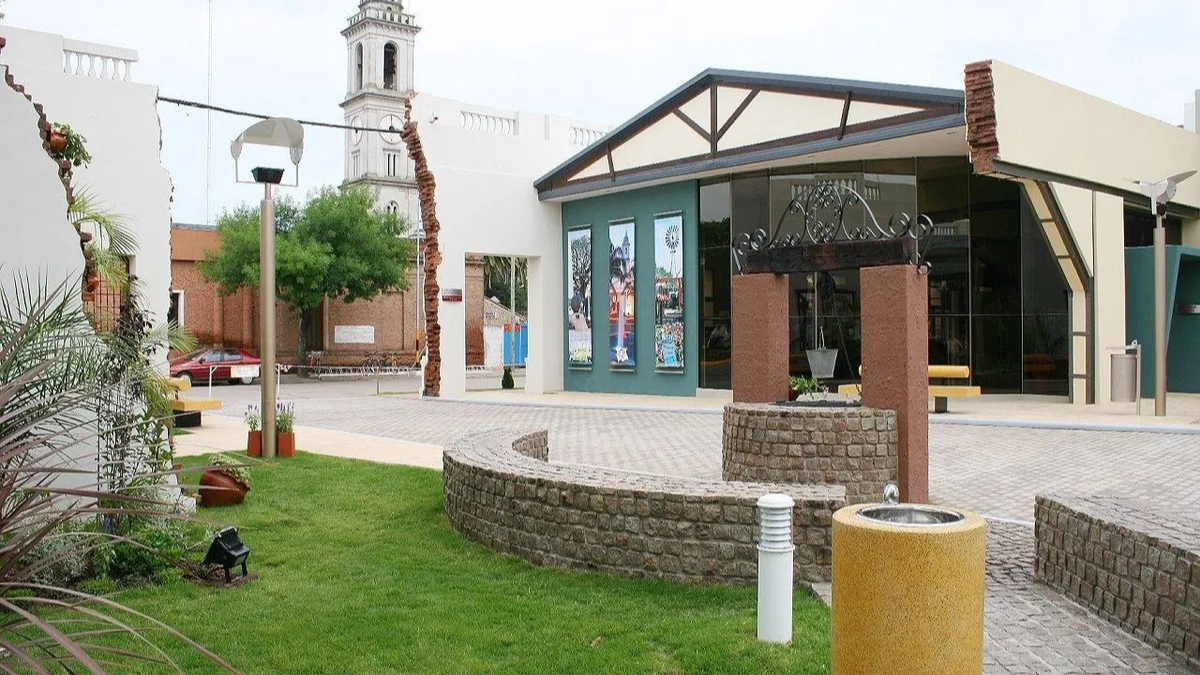 San Carlos Centro invita a sumergirse en su patrimonio cultural, disfrutar de su encanto arquitectónico y sumergirse en su historia. San Carlos Centro invita a sumergirse en su patrimonio cultural, disfrutar de su encanto arquitectónico y sumergirse en su historia.