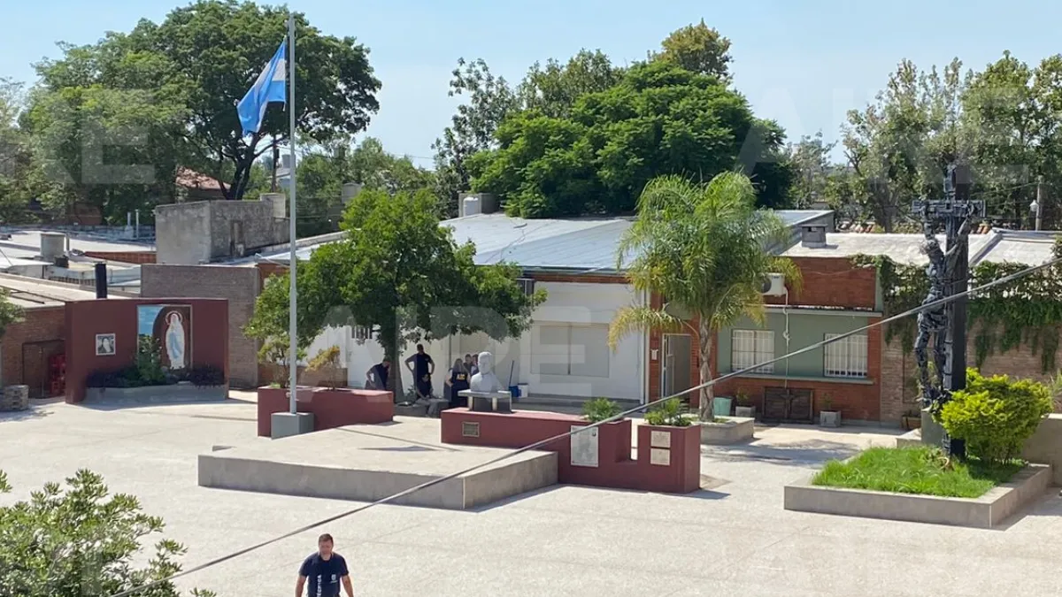 Personal de la Agencia de Investigación Criminal realizaron los peritajes en el patio del colegio Lourdes.  