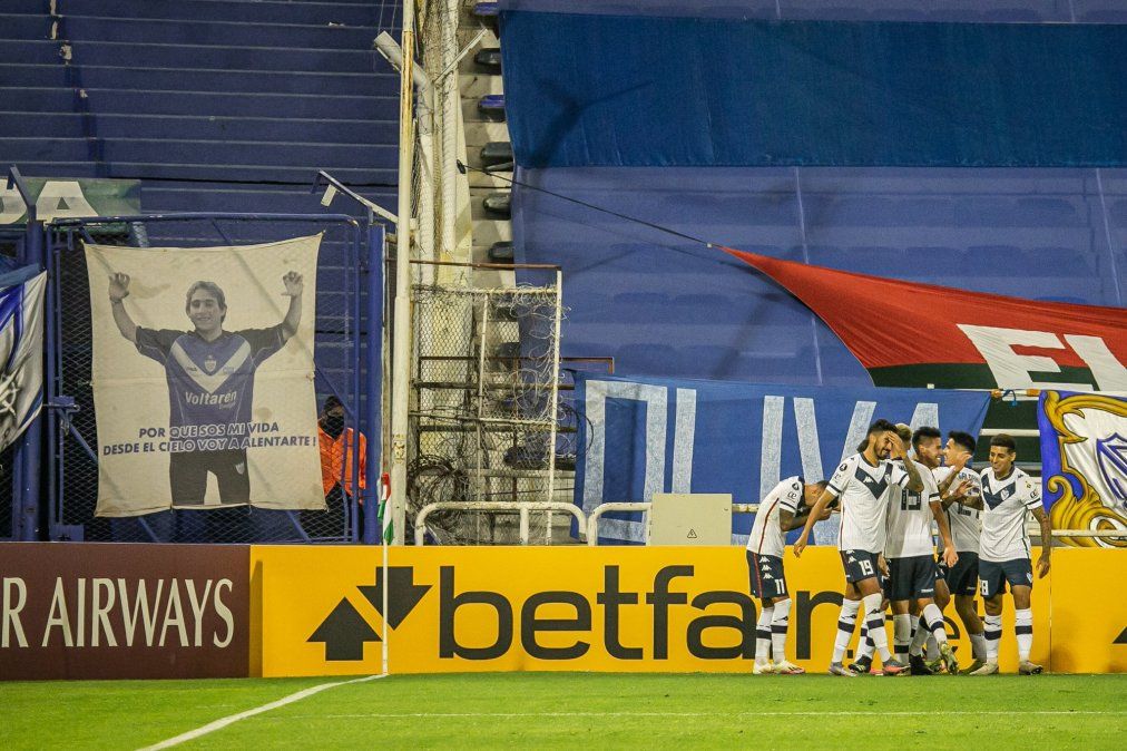 El Fortín ganó como local y se acomoda en su grupo en búsqueda de la clasificación.