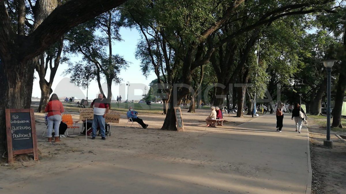 Aire de Santa Fe habló con la coordinadora de la asociación Amigos Plaza 9 de Julio, Daniela Giménez.