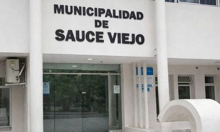 El Ejecutivo de la Municipalidad de Sauce Viejo difundió un parte de prensa por los incidentes que se produjeron en sus instalaciones este jueves. El Ejecutivo de la Municipalidad de Sauce Viejo difundió un parte de prensa por los incidentes que se produjeron en sus instalaciones este jueves.