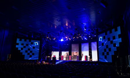 La transmisión del debate, desde el Centro de Convenciones Provincial Forum de Santiago del Estero, comenzará a las 21 y durará 2 horas. La transmisión del debate, desde el Centro de Convenciones Provincial Forum de Santiago del Estero, comenzará a las 21 y durará 2 horas.