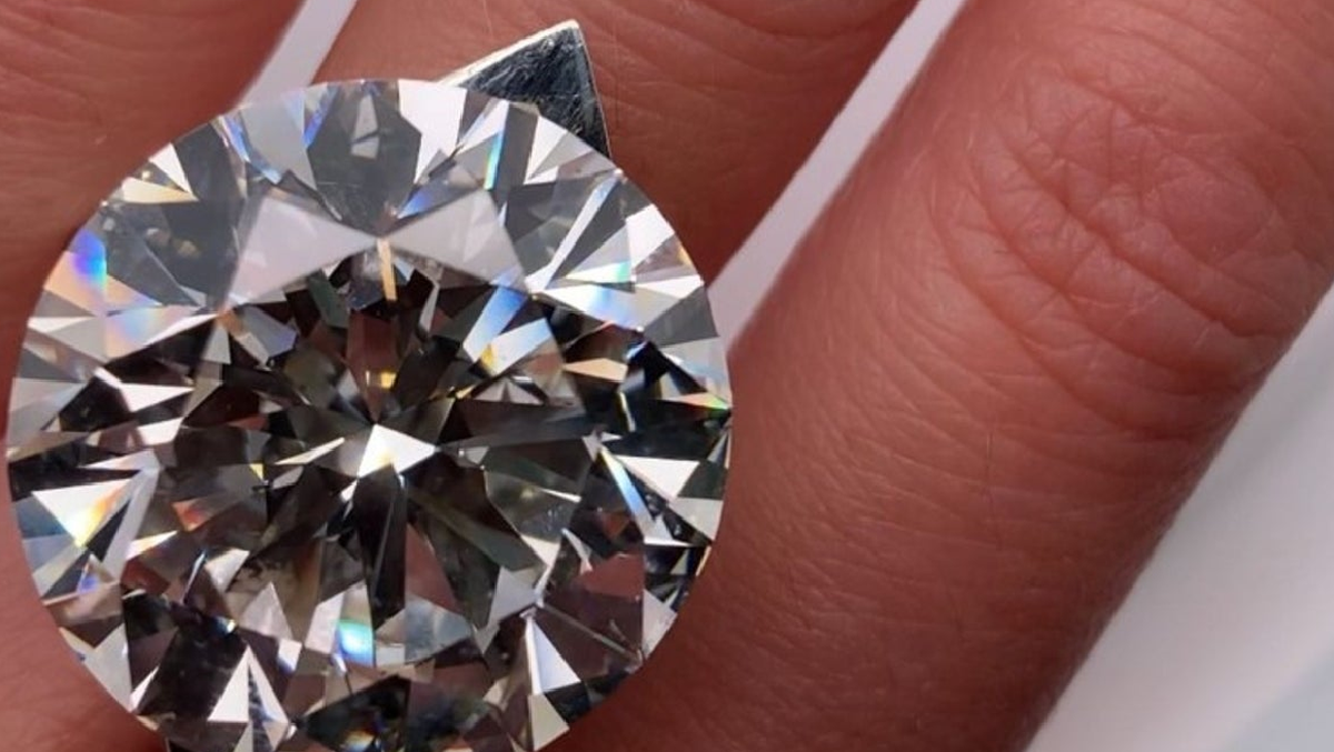 La "baratija" que result&oacute; ser un diamante de 34 quilates valorado en aproximadamente 2,7 millones de d&oacute;lares.