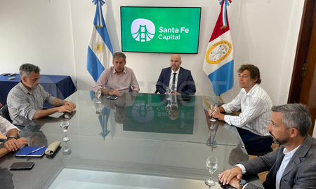 El intendente, Emilio Jatón, y el nuevo ministro de Seguridad de la provincia, Claudio Brilloni, se reunieron este miércoles en la Municipalidad de Santa Fe. El intendente, Emilio Jatón, y el nuevo ministro de Seguridad de la provincia, Claudio Brilloni, se reunieron este miércoles en la Municipalidad de Santa Fe.