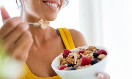 El desarrollo y fortalecimiento de los glúteos requiere una combinación de entrenamiento físico y una alimentación equilibrada que aporte los nutrientes necesarios para favorecer el crecimiento muscular. El desarrollo y fortalecimiento de los glúteos requiere una combinación de entrenamiento físico y una alimentación equilibrada que aporte los nutrientes necesarios para favorecer el crecimiento muscular.
