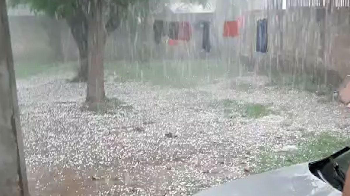 Impactantes imágenes y videos: cayó granizo en varias localidades de Santa Fe