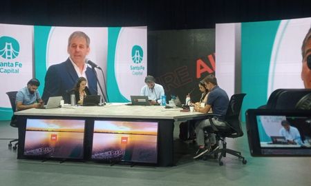 Jatón hizo especial hincapié en la necesidad de que las restricciones se implementen de forma coordinada en el área metropolitana. Jatón hizo especial hincapié en la necesidad de que las restricciones se implementen de forma coordinada en el área metropolitana.