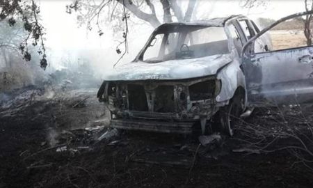 cordoba: hallaron el cuerpo calcinado de una mujer en una camioneta incendiada cordoba: hallaron el cuerpo calcinado de una mujer en una camioneta incendiada