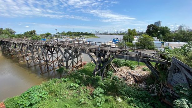 El intendente de Santa Fe descartó preservar toda la estructura, pero adelantó que un sector será reutilizado como mirador y símbolo patrimonial. El intendente de Santa Fe descartó preservar toda la estructura, pero adelantó que un sector será reutilizado como mirador y símbolo patrimonial.