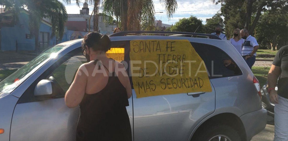 Cansados de esperar una respuesta, los vecinos decidieron manifestarse en una caravana que realizó un amplio recorrido en distintas entidades gubernamentales.
