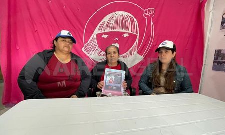 Familiares de Mónica Aquino hicieron una conferencia de prensa para pedir por el paradero de la joven Familiares de Mónica Aquino hicieron una conferencia de prensa para pedir por el paradero de la joven