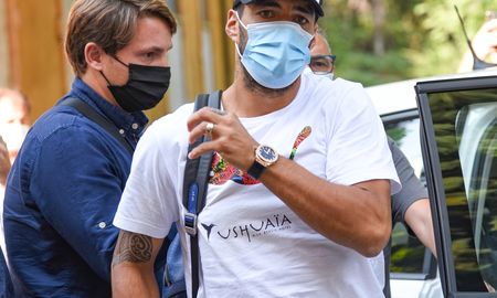 Luis Suárez viajó a Italia para cerrar su pase a la Juventus pero recalaría en el Atlético Madrid. Luis Suárez viajó a Italia para cerrar su pase a la Juventus pero recalaría en el Atlético Madrid.