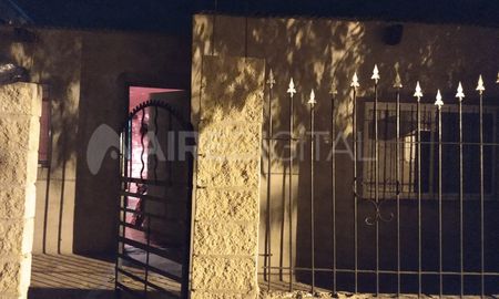 Ladrones entraron a las patadas a una casa en barrio Villa Hipódromo. Ladrones entraron a las patadas a una casa en barrio Villa Hipódromo.