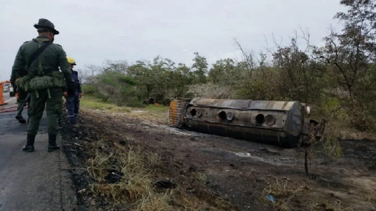 Video impactante: explotó un camión cisterna con nafta y dejó siete muertos