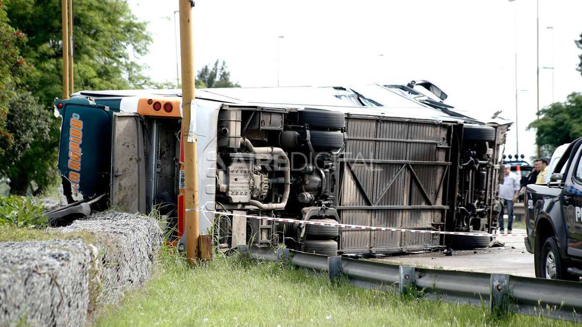 La joven sufri&oacute; las lesiones el martes cuando el colectivo Tata R&aacute;pido volc&oacute; en Circunvalaci&oacute;n