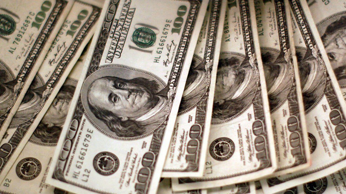 El dólar blue cotiza este lunes 6 de diciembre