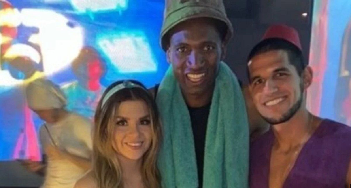 Un ex arquero de Colón se disfrazó del Negro de WhatsApp y fue furor en una fiesta