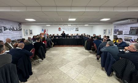La reunión de Unidos para Cambiar Santa Fe se realizará en el Comité Provincial de la UCR, en la ciudad de Santa Fe. La reunión de Unidos para Cambiar Santa Fe se realizará en el Comité Provincial de la UCR, en la ciudad de Santa Fe.