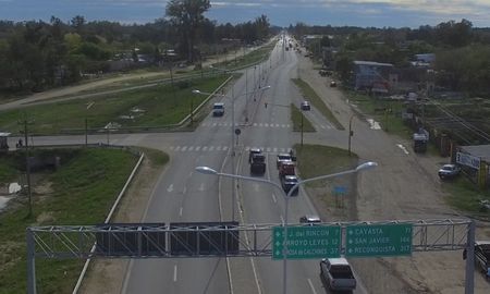 Por radar el municipio de Rincón contabiliza la circulación de 20 mil autos los sábados con picos que llegan a 22 mil coches en la ruta 1. Por radar el municipio de Rincón contabiliza la circulación de 20 mil autos los sábados con picos que llegan a 22 mil coches en la ruta 1.