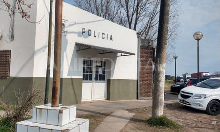 La Subcomisaría 18ª tiene jurisdicción sobre Cabaña Leiva. La Subcomisaría 18ª tiene jurisdicción sobre Cabaña Leiva.