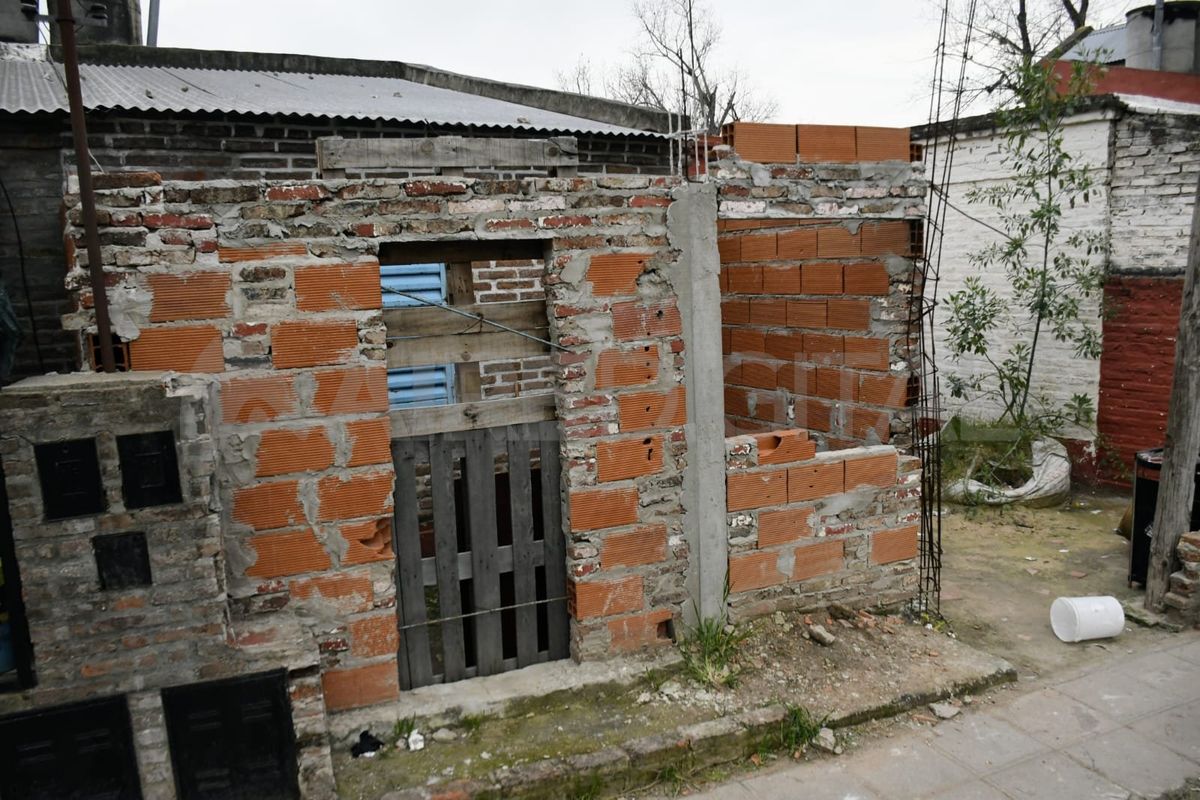 Gendarmería halló el cuerpo de Gonzalo Sebastián Contreras en el interior de una casa de construcción precaria. Gendarmería halló el cuerpo de Gonzalo Sebastián Contreras en el interior de una casa de construcción precaria.