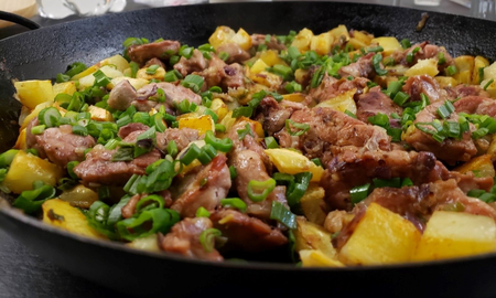 Las mollejas al verdeo son una receta ideal para una comida especial o una reunión con amigos. Bien hechas, dejan de ser un corte “difícil” y se convierten en un plato protagonista, lleno de sabor y carácter. Las mollejas al verdeo son una receta ideal para una comida especial o una reunión con amigos. Bien hechas, dejan de ser un corte “difícil” y se convierten en un plato protagonista, lleno de sabor y carácter.