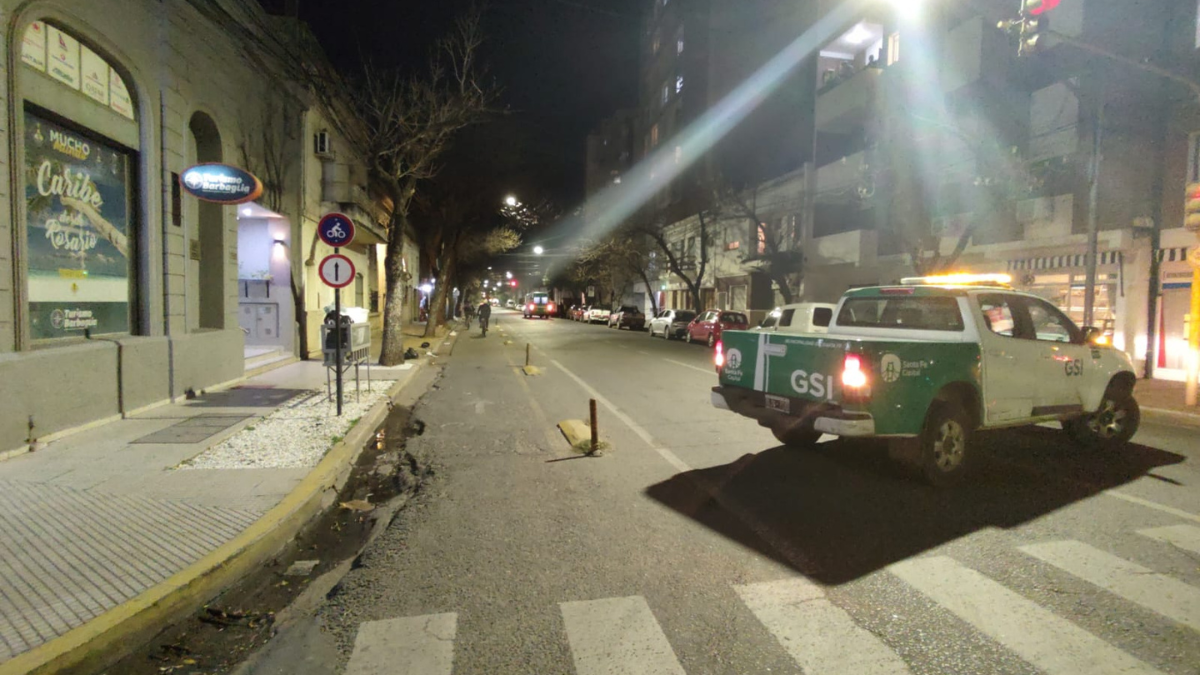 Un conductor que se trasladaba por avenida Urquiza al 2.500 se descompuso, chocó y fue asistido por personal municipal.