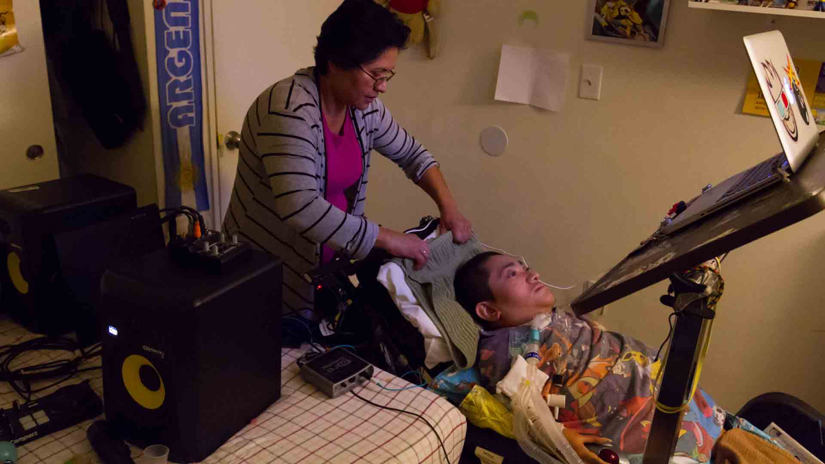 Daniel no recibe pago por sus conciertos, ya que todo hace parte de un esfuerzo para demostrar que puede llegar a ser uno de los mejores DJs del país. Daniel no recibe pago por sus conciertos, ya que todo hace parte de un esfuerzo para demostrar que puede llegar a ser uno de los mejores DJs del país.