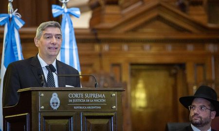 La investigación se dio tras la aparición de pintadas intimidatorias, panfletos y presuntos merodeos.