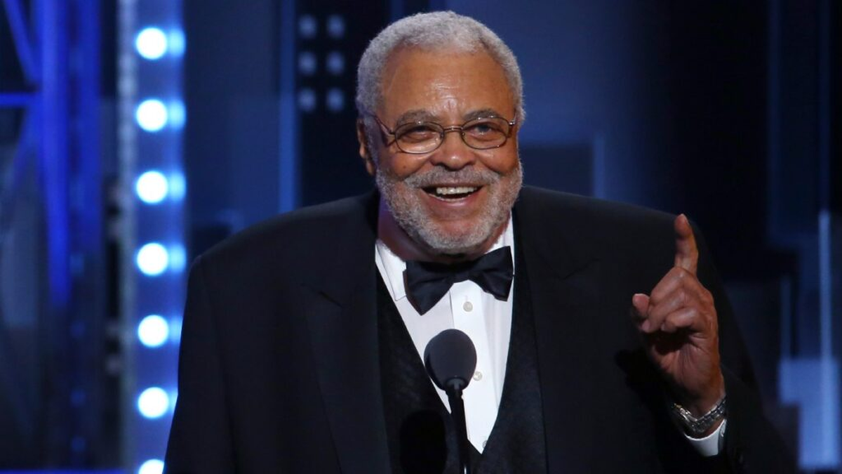 James Earl Jones, recordado actor de Star Wars, falleció a los 93 años. James Earl Jones, recordado actor de Star Wars, falleció a los 93 años.