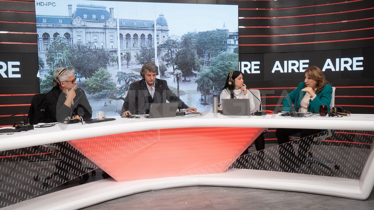 "El gobierno de Omar Perotti, que es uno de los más ineptos en la historia de estos años de democracia, es parte del pasado", dijo Fein en AIRE. "El gobierno de Omar Perotti, que es uno de los más ineptos en la historia de estos años de democracia, es parte del pasado", dijo Fein en AIRE.