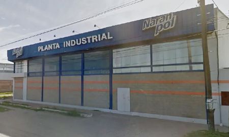 El Senado convirtió en ley la prórroga de la adjudicación de galpones y maquinarias a favor de la cooperativa Naranpol. El Senado convirtió en ley la prórroga de la adjudicación de galpones y maquinarias a favor de la cooperativa Naranpol.