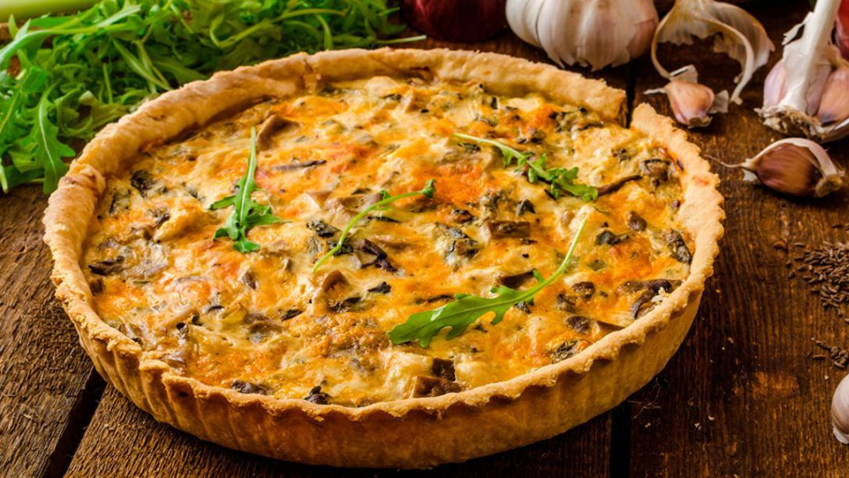 Cómo hacer tarta de pollo y espinaca súper fácil: la receta rápida con ingredientes que tenés en casa