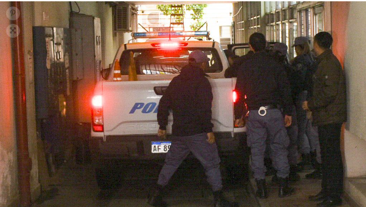 Acuña declaró en la Fiscalía. Foto Pablo Caprarulo. Acuña declaró en la Fiscalía. Foto Pablo Caprarulo.