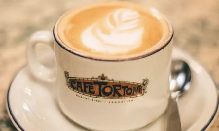 Desayunar en el Tortoni cuesta entre $12.500 y $29.000 en agosto de 2025. Desayunar en el Tortoni cuesta entre $12.500 y $29.000 en agosto de 2025.