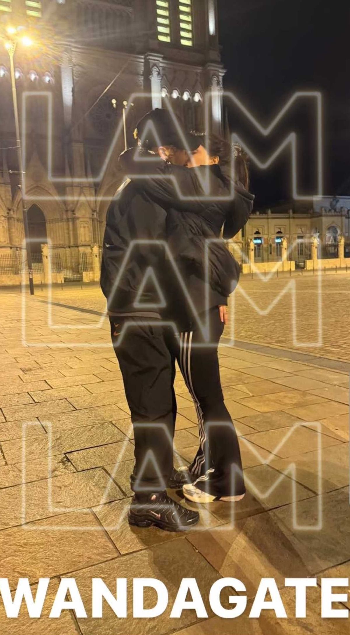 Wanda Nara y L-Gante, a puro chape en Luján. Wanda Nara y L-Gante, a puro chape en Luján.